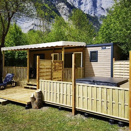 Le Bourg-dʼOisans Camping Le Colporteur酒店 外观 照片