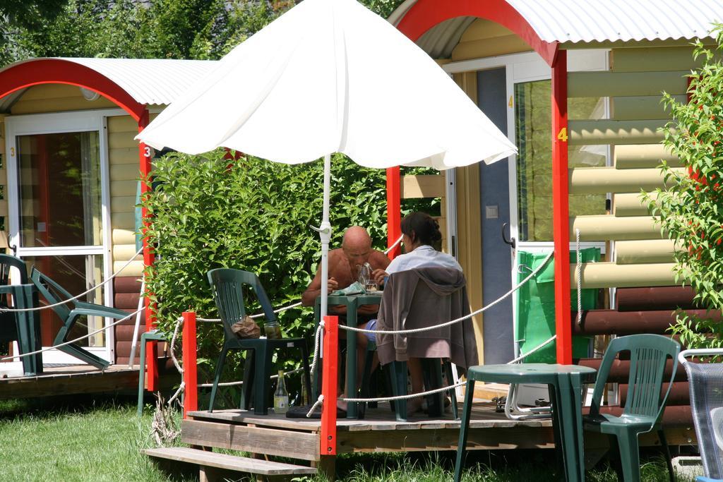 Le Bourg-dʼOisans Camping Le Colporteur酒店 外观 照片